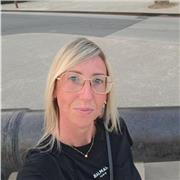 Laureta in Filosofia, docente di storia, offro lezioni in materia umanistiche per elementari, medie e superiori